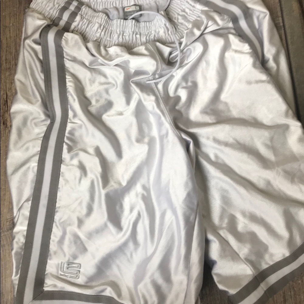 Nike Lebron Basketball Shorts. Men’s size Large